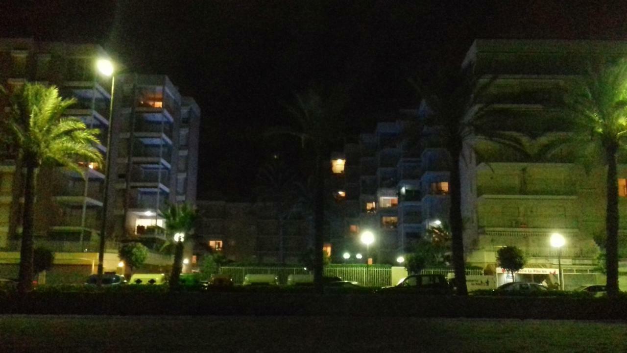 Sea Front Apart. 2 Pools / 1ª Linea. 2 Piscinas Apartment Segur de Calafell Exterior photo
